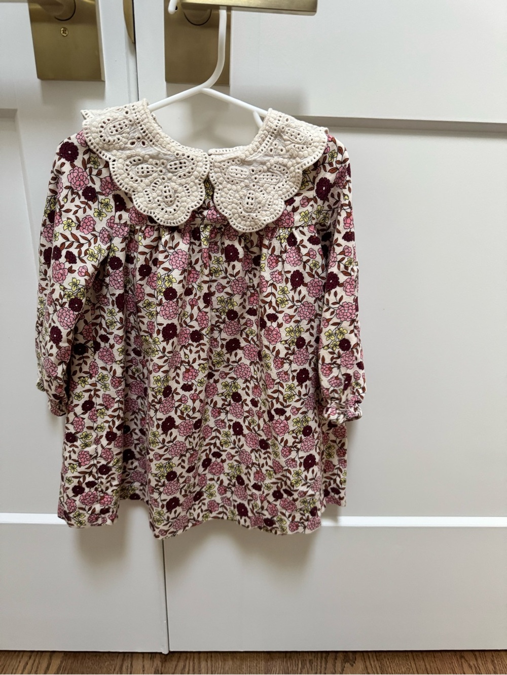 Zara SZ 4T Cream Dress with Pink and Burgundy Floral Print and Crochet Collar